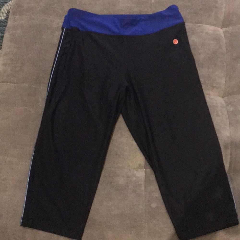 Black workout leggings with blue edging